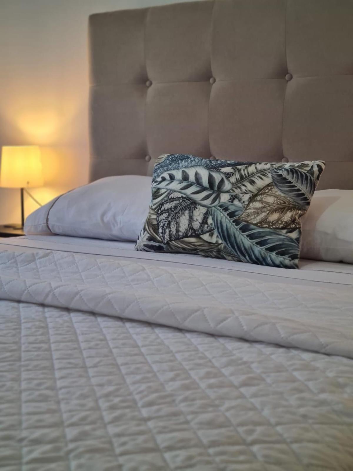 Harbour'S Way, Spacious And Cosy Apartment, With Ac 奥良 外观 照片